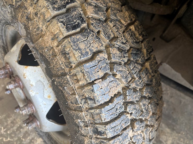 2013-chevrolet-3500-image-80