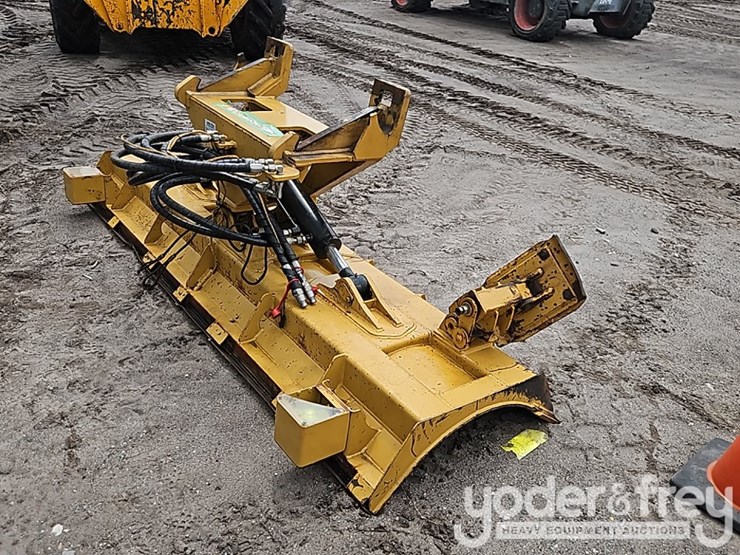 caterpillar-307-image-1