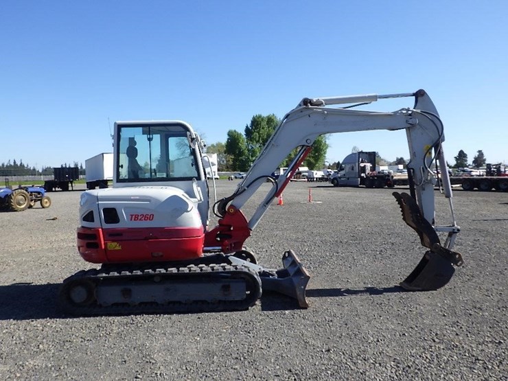 takeuchi-tb260-image-3