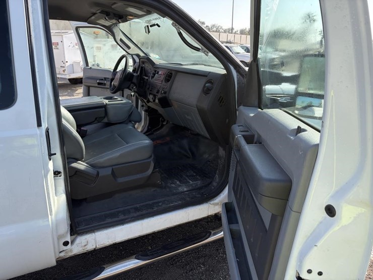 2011-ford-f250-image-12