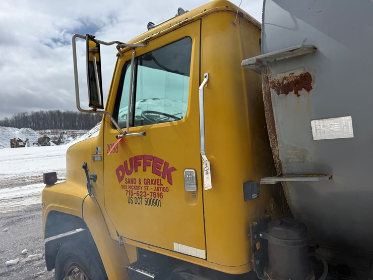 #2018-•-1978-international-f-2275-tandem-axle-water-truck-image-27