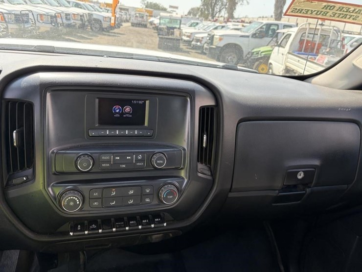 2017-gmc-sierra-3500-image-18