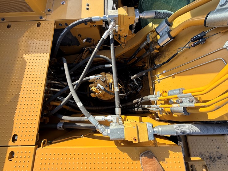 caterpillar-340-image-34