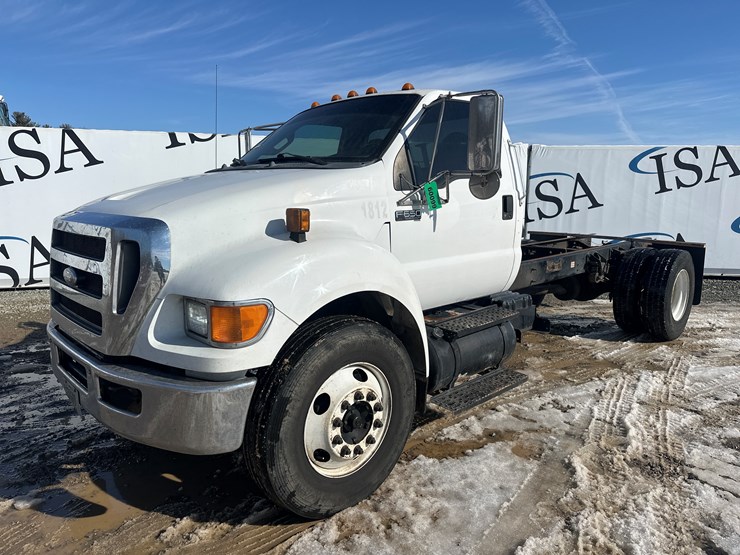 2012-ford-f650-image-1