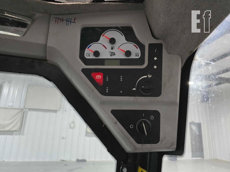 2021-jcb-3ts-8t-image-19