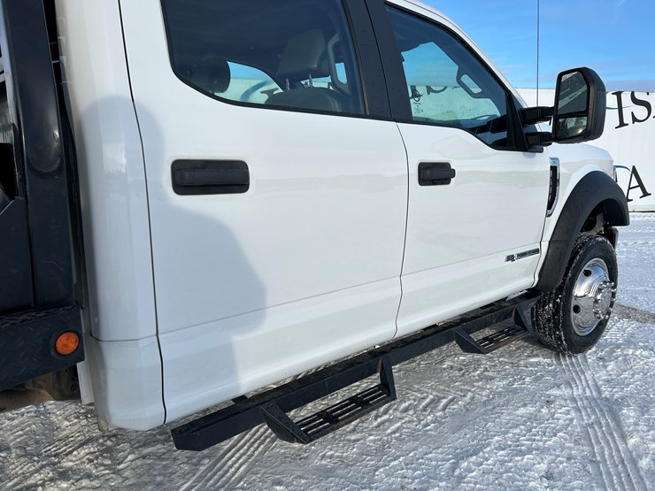 2021-ford-f550-image-14