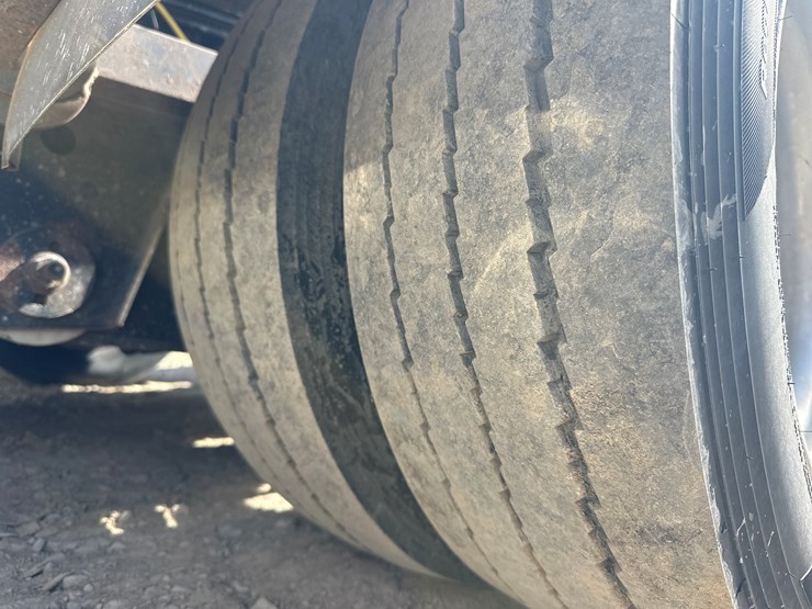 2010-massey-ferguson-8-image-70