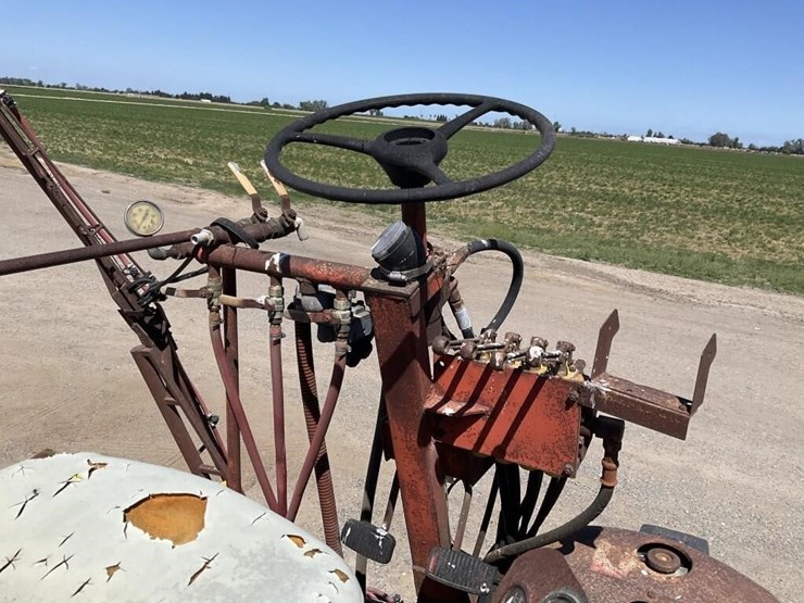 danzig-300g-poly-tank-s.p.-articulating-sprayer-image-16