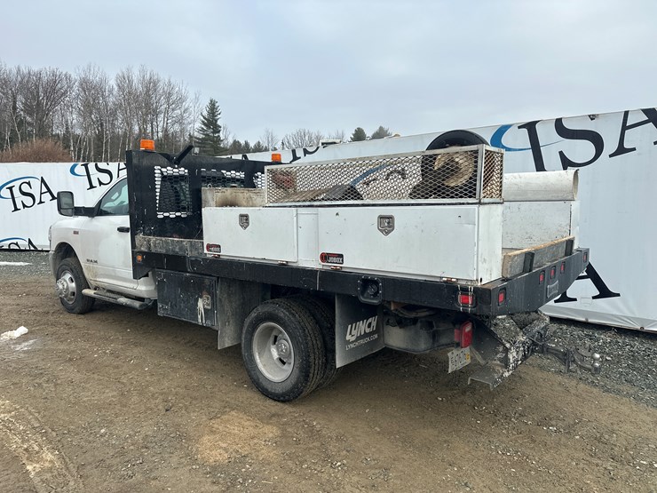 2020-dodge-3500-image-3