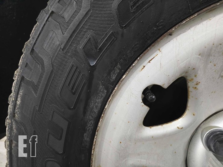 2015-chevrolet-silverado-1500-image-25