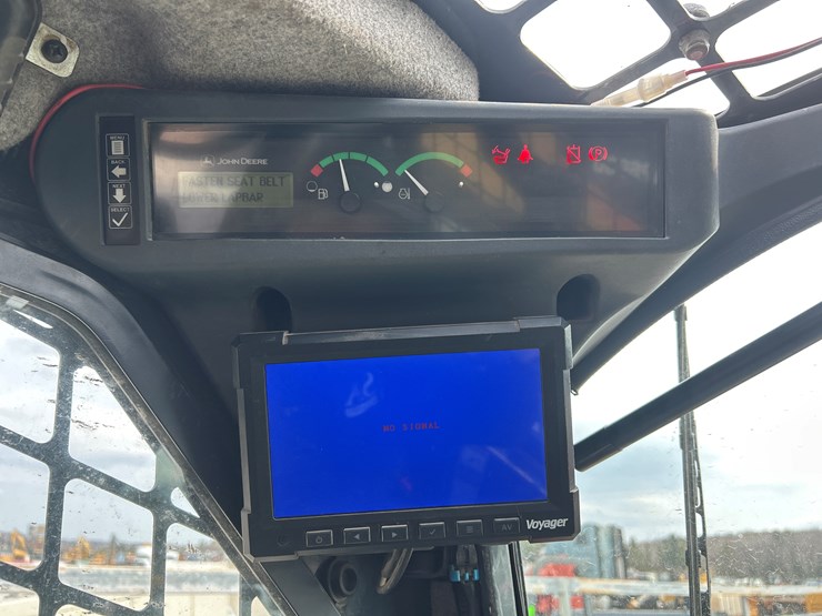 2020-deere-332g-image-49