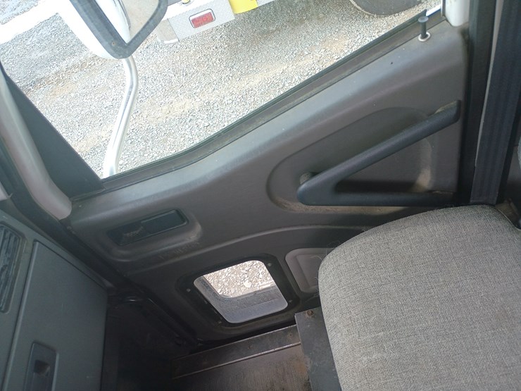 2000-international-9200i-image-36