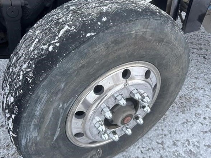 1997-peterbilt-357-image-11