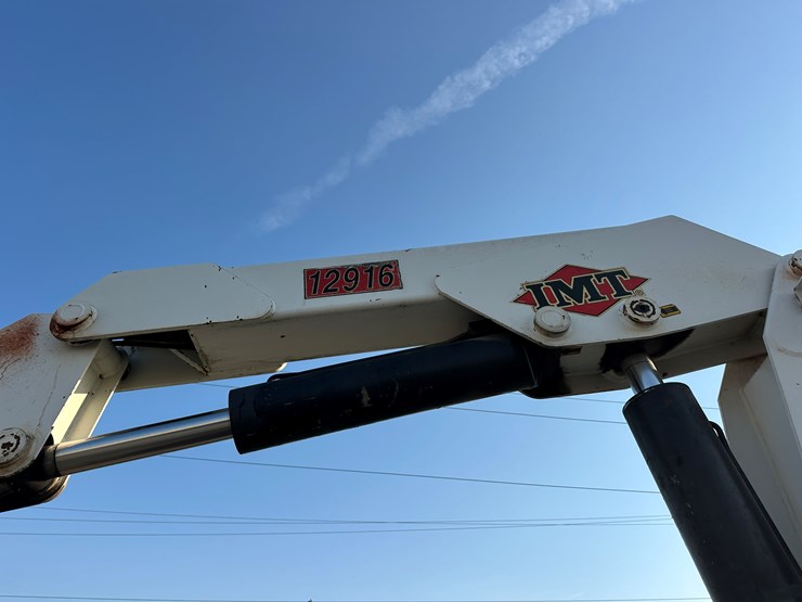 freightliner-fl70-image-38