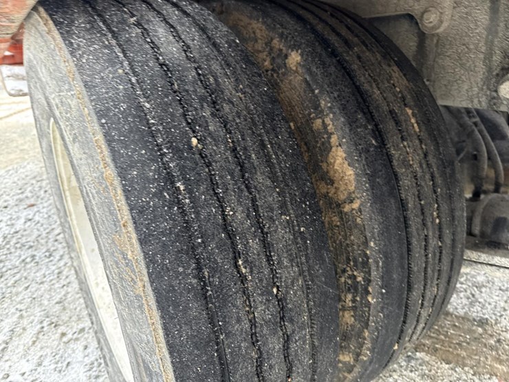 2016-massey-ferguson-8-image-51