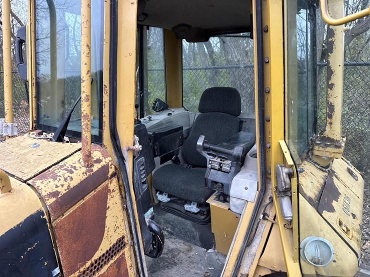 2006-caterpillar-d5n-lgp-image-26