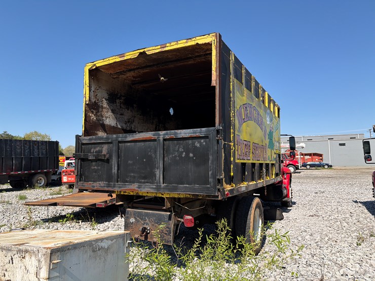 2005-international-durastar-4400-image-5