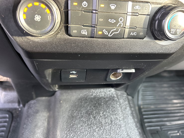 2021-ford-f550-image-75