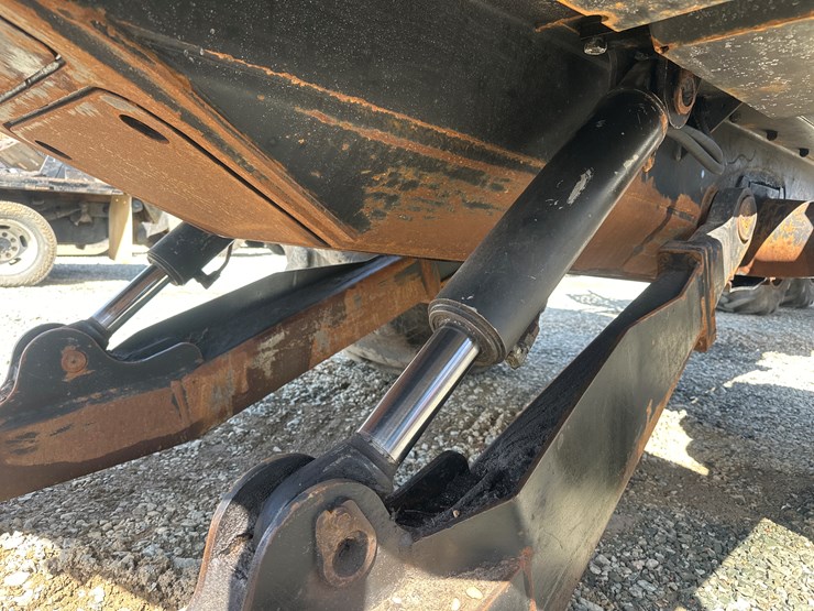 deere-1110e-image-25