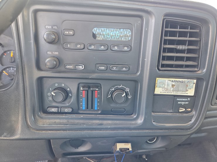 2003-chevrolet-3500-image-45