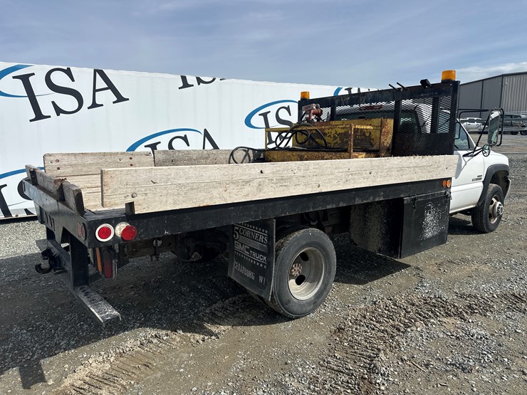 2005-gmc-3500-image-5