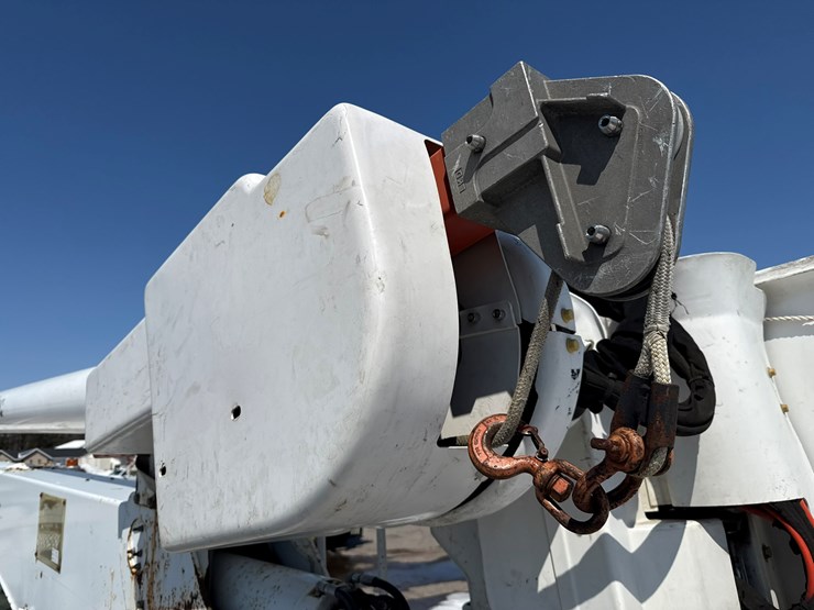 #1070-•-2012-freightliner-boom/crane-truck-image-32