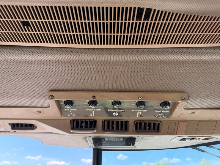 1984-john-deere-2550-image-14