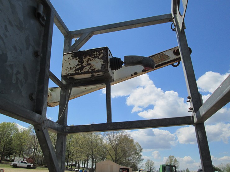 2007-ford-f550-image-16