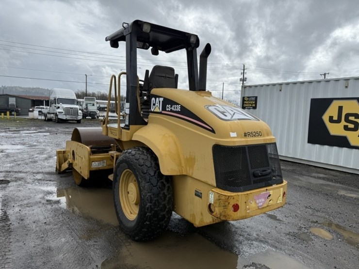 2005-caterpillar-cs-433e-image-6