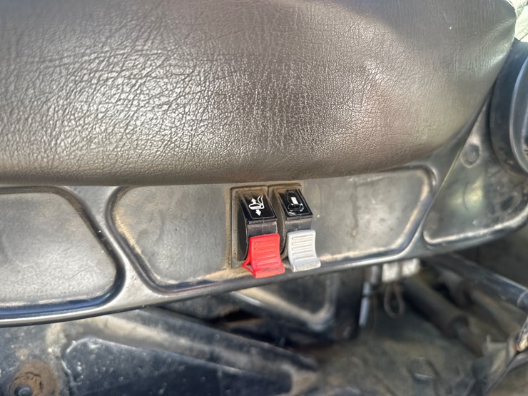 2012-international-7600-image-25