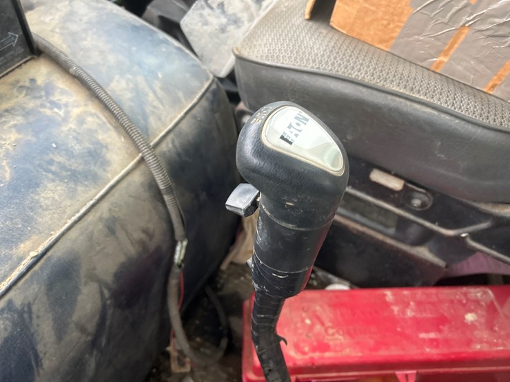 1990-ford-l9000-image-46