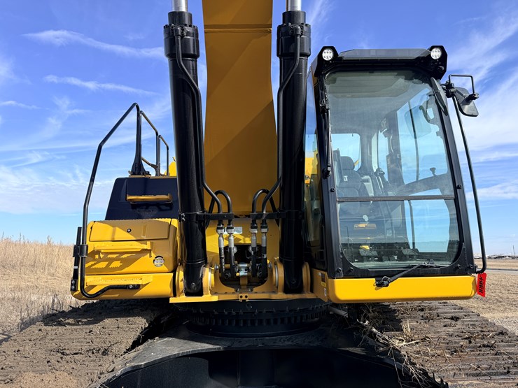 #1968-•-caterpillar-excavator-image-18