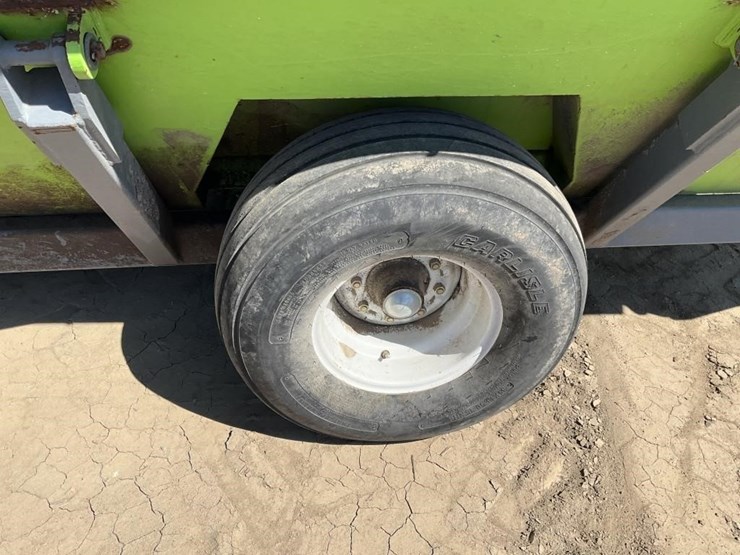 wilkey-lst400-9'x12'-hyd.-side-dump-nut-cart-image-10