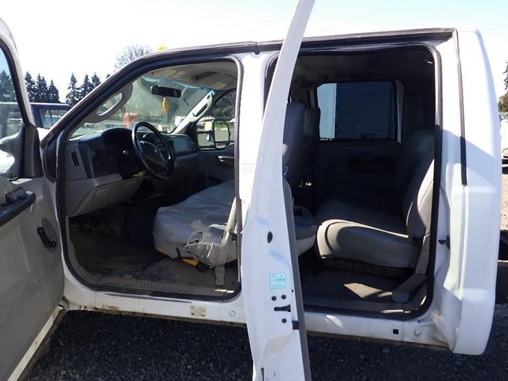 2005-ford-f450-image-22