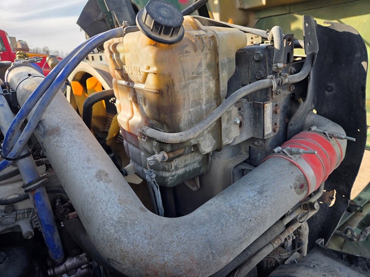 2012-international-7600-image-50