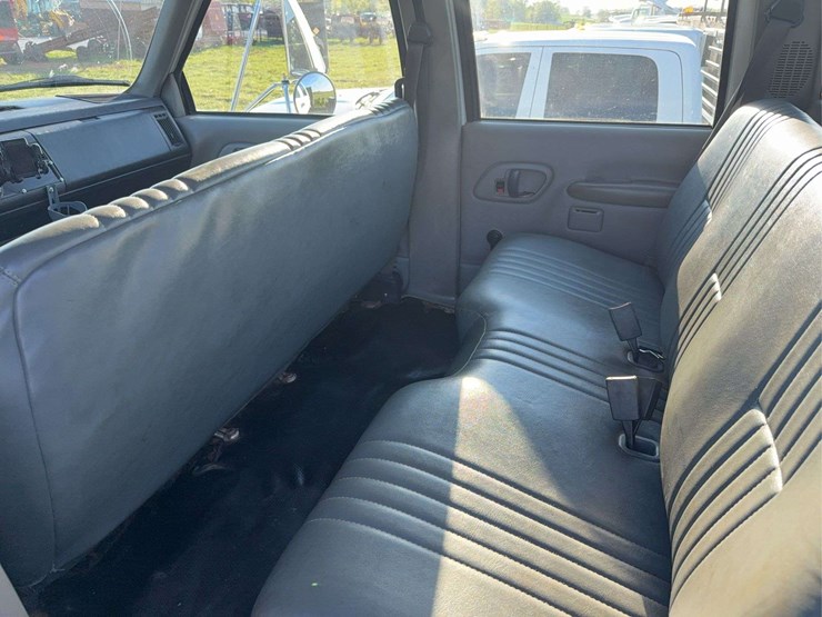 1999-gmc-7500-image-6