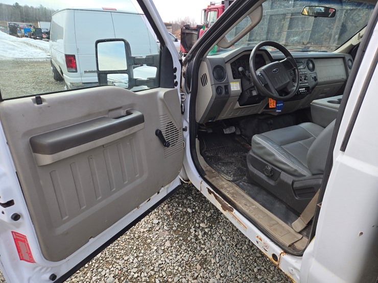 2008-ford-f550-image-42