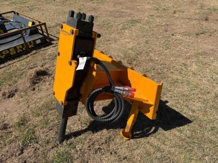giyi-skid-steer-breaker-hammer-image-1