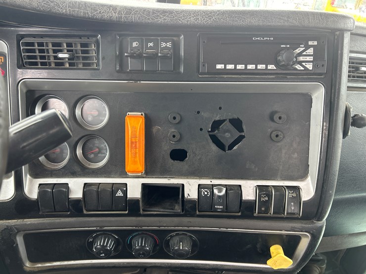 2007-kenworth-w900-image-65