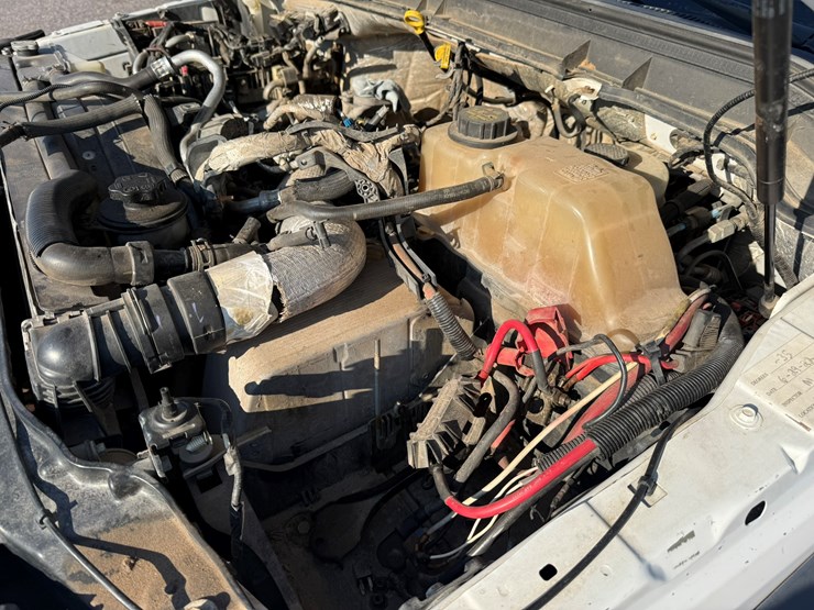 2012-ford-f550-xl-image-13