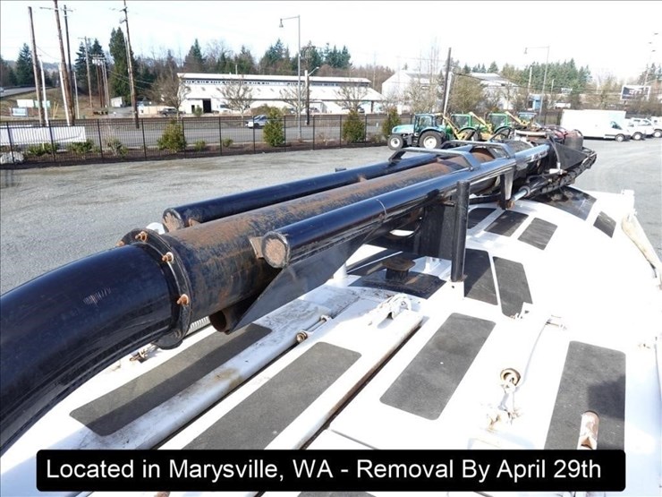 2005-international-7600-image-21