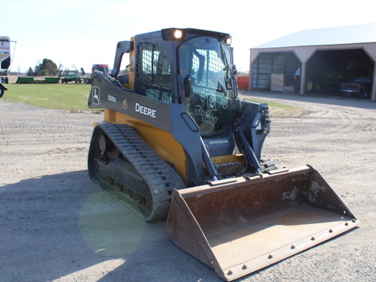 2022-john-deere-325-image-9