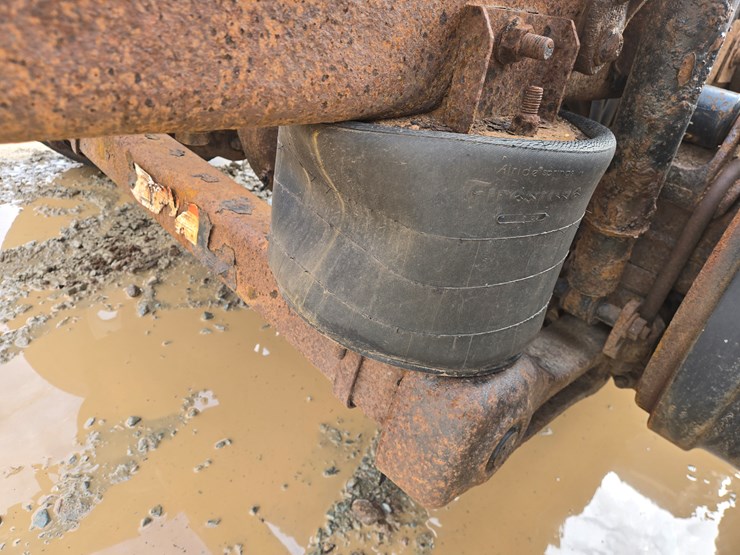 2014-massey-ferguson-8-image-33