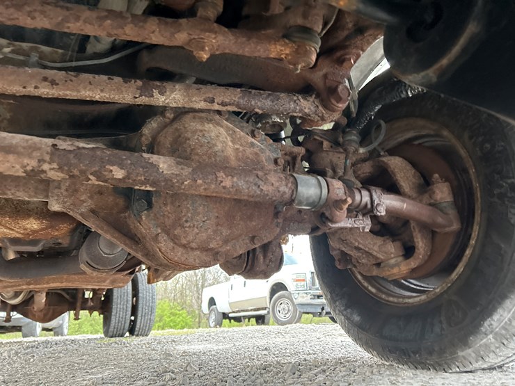 2011-ford-f350-image-28