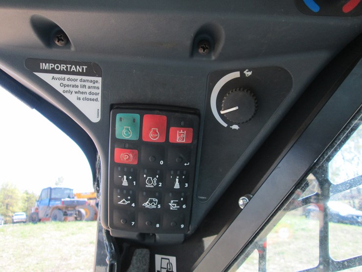 deere-330g-image-35