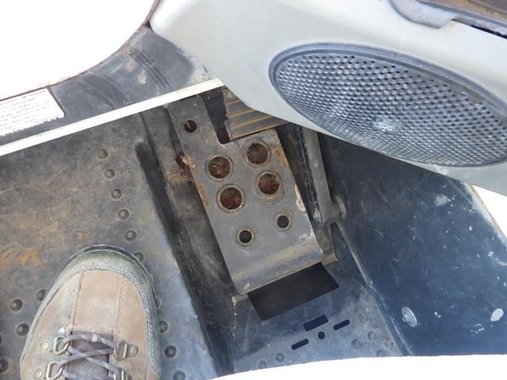 2020-bobcat-s550-image-22