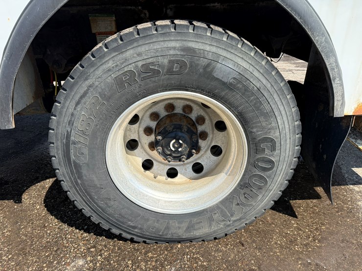 #1070-•-2012-freightliner-boom/crane-truck-image-61