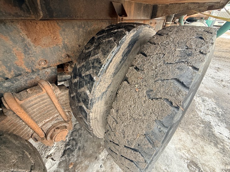 1999-mack-dm690-image-42