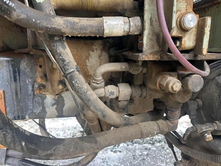 1998-massey-ferguson-8-image-35