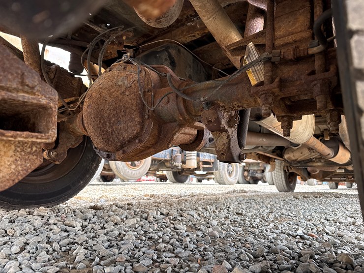 2011-ford-f350-image-32